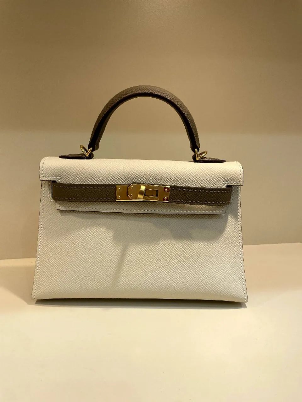 BOLSA MINI KELLY COURO 