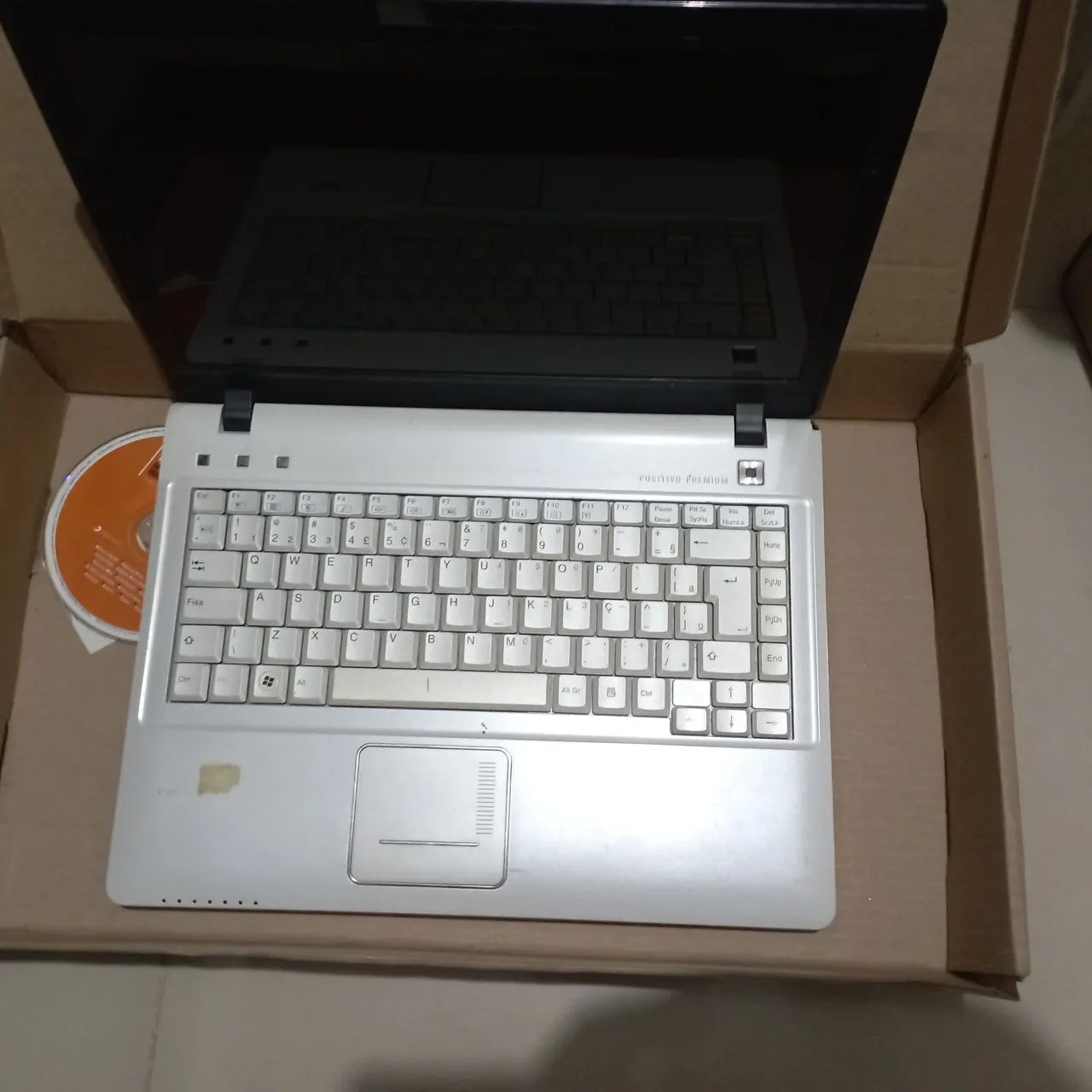 Lote informática, com 8 caixas: notebooks, peças e sucatas, ideal para técnicos" - Foto 4