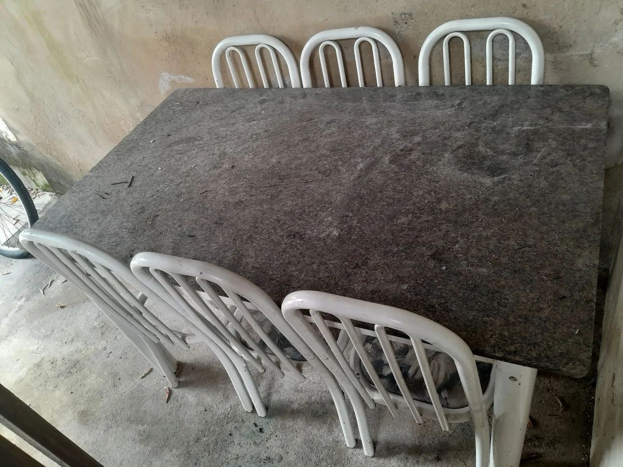 Mesa com 6 cadeiras