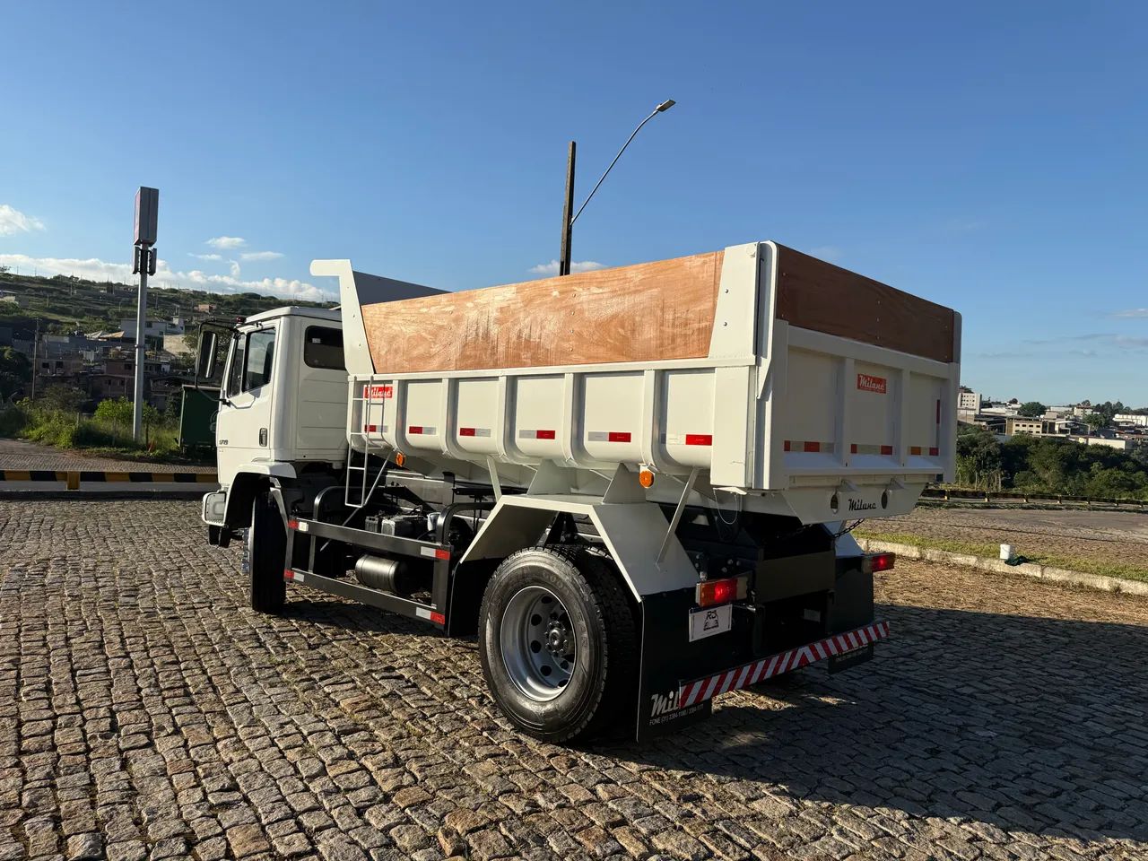 CAMINHÃO MB 1719 ATRON BASCULA ZERO  - Foto 5
