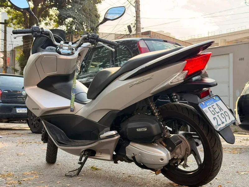 Honda PCX Gasolina Automático - Foto 2