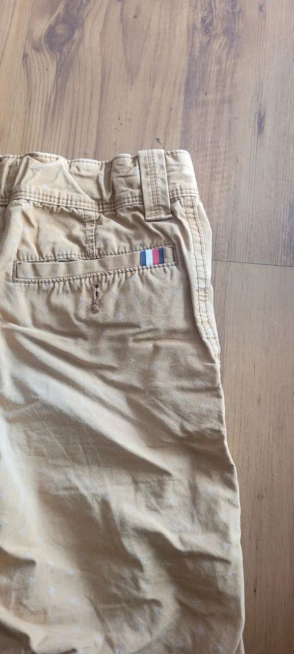 Bermuda Tommy Hilfiger Dourada