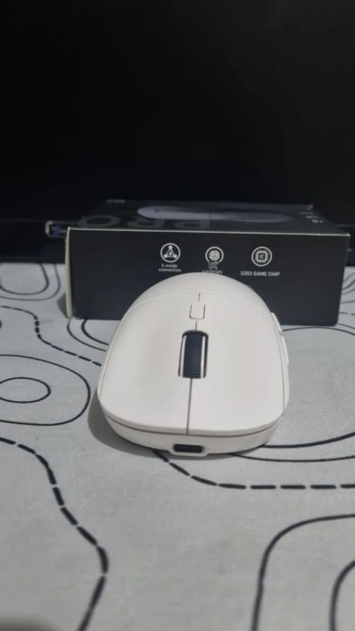 Mouse gamer tri-mode em perfeito estado 