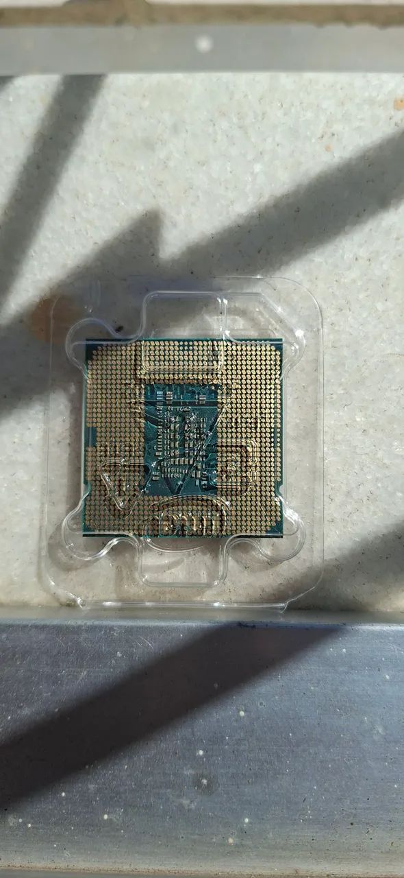 Processador Intel Core i3-10100 10ª Geração Com Vídeo Integrado + Cooler Box (usado) - Foto 2