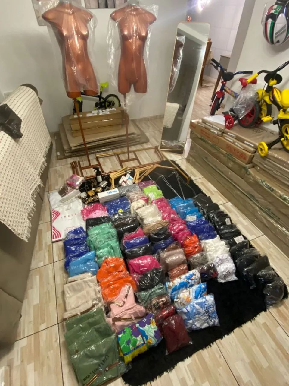 Vendo loja de roupas completa  ou troca em iPhone 14 ou 15 - Foto 4