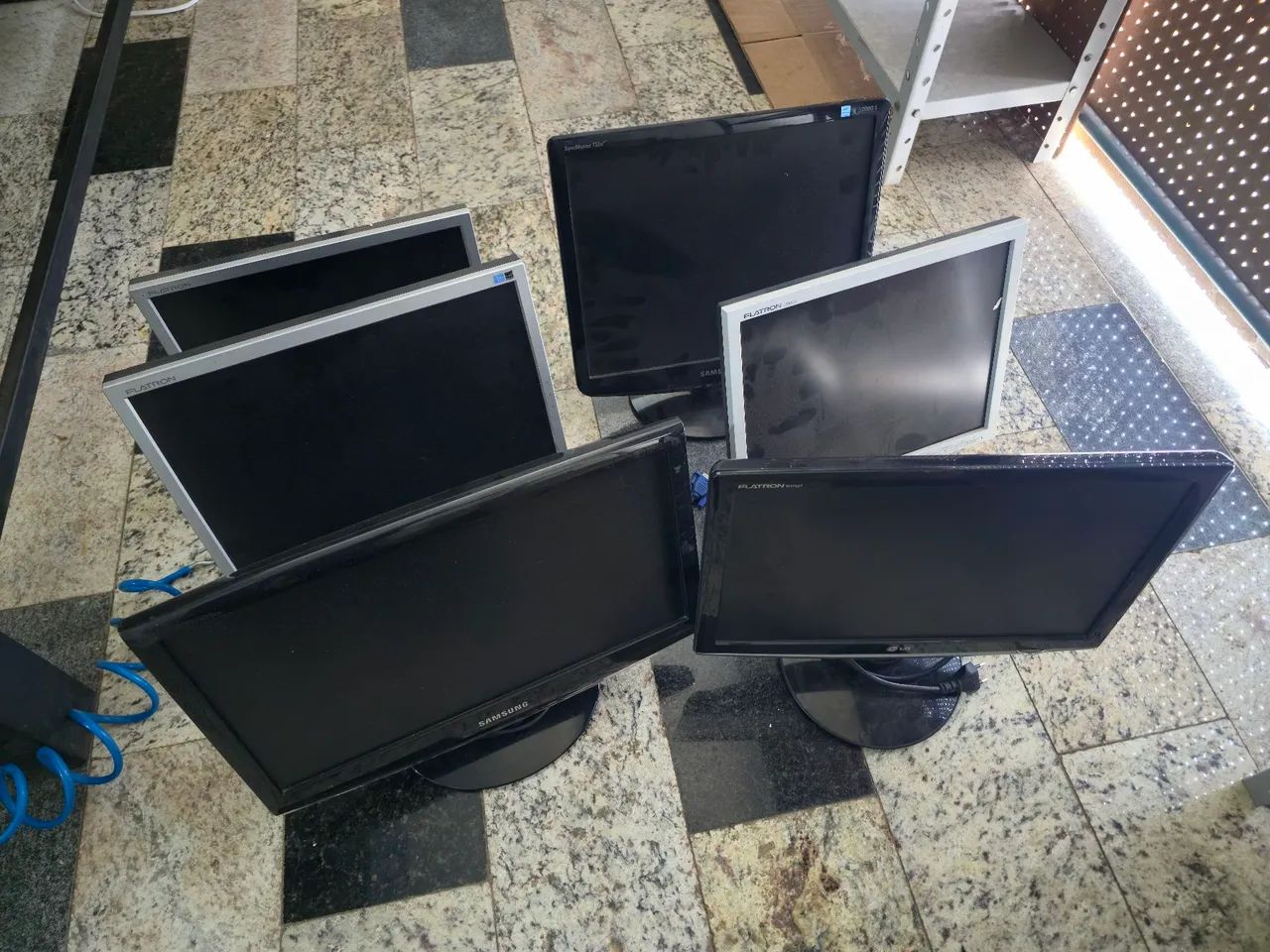 6 Monitor de 15 a 19 polegadas Funcionando - Foto 2