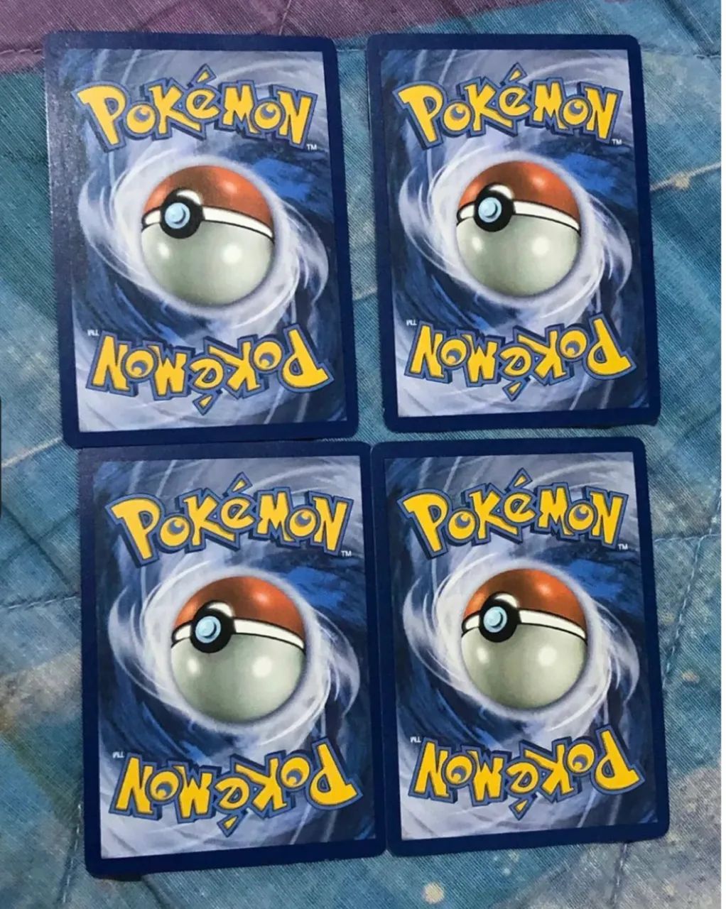 Card pokemon Pikachu V união  - Foto 2