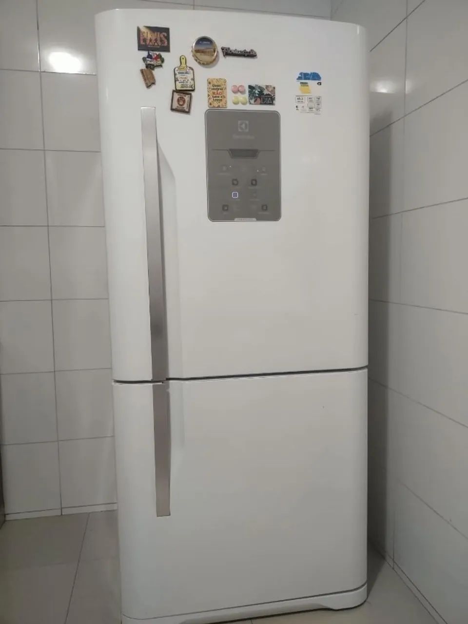 GELADEIRA ELETROLUX 598 L
