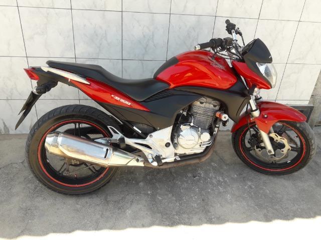 Vendo CB 300 2011 em dias