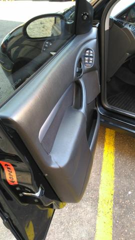 Focus Hatch GLX 2.0, 91 mil km, particular, nunca bateu, motor Duratec 147 cv - Foto 16