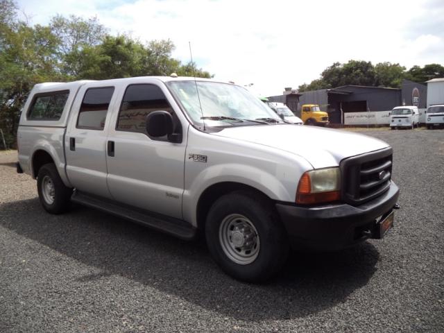 Ford F 350 f350 tropicampo 4P