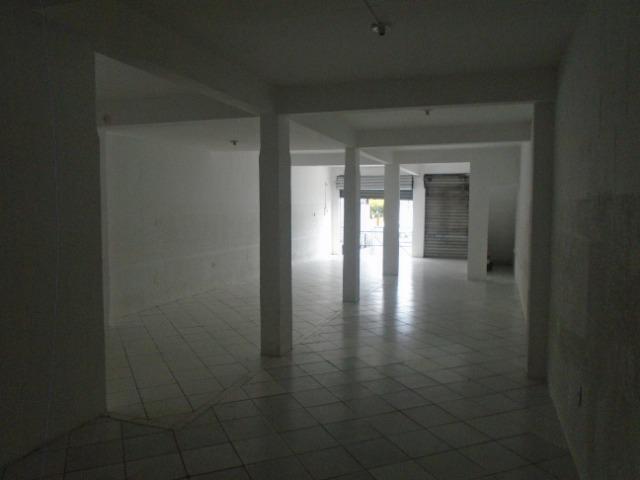 Loja com Área de 150 m² e 2 Garagens para Aluguel no Caminho de Areia (566945) - Foto 9