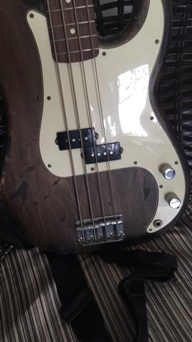 Baixo Fender Mexicano