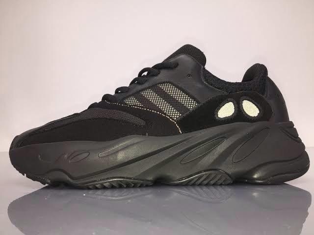 Yeezy 700 - Foto 3