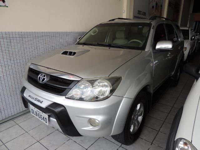 Toyota Hilux SW4 SRV 3.0 4x4 Diesel 5 Lugares - Foto 2