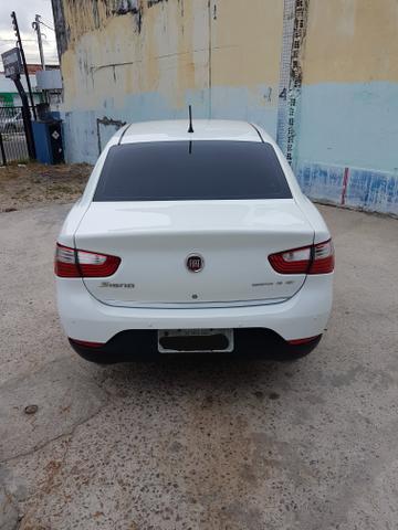 Vendo Grand Siena Essence 1.6 GNV - Foto 5