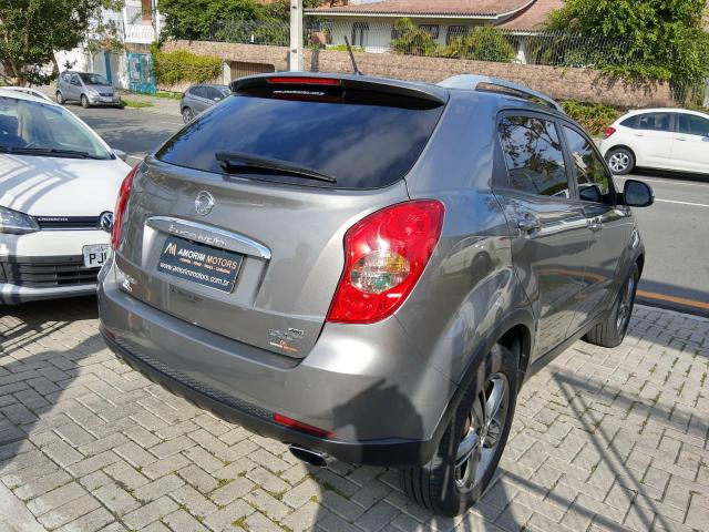 Korando 2.0 diesel aut 4x4 com teto - Foto 15
