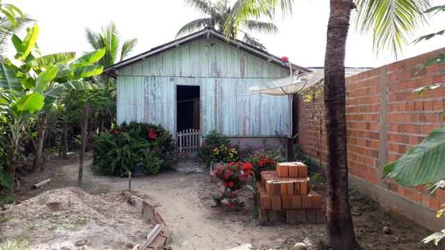 Vende-se uma casa