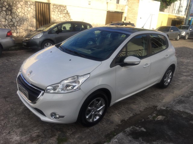 PEUGEOT 208 1.6 2016 AUT C/ TETO PANORÂMICO