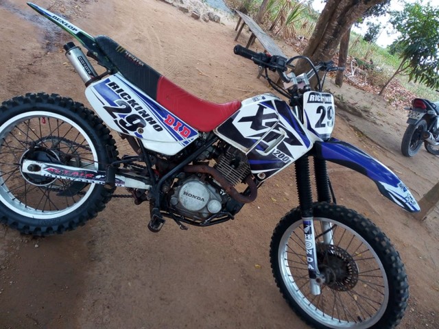 MOTO XR 200 PRONTA PRA TRILHA