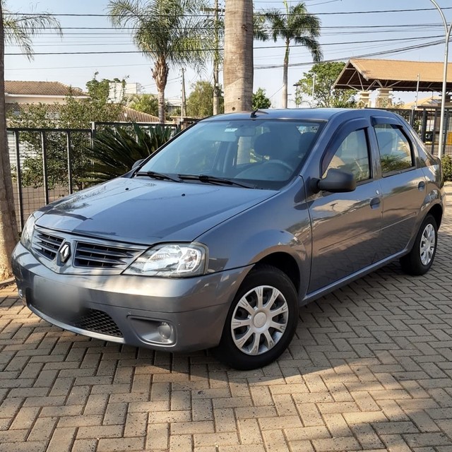 RENAULT LOGAN AUTHENTIQUE 2010