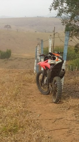 VENDO XR 230 MOTO TOP BOTA VAI JUNTO