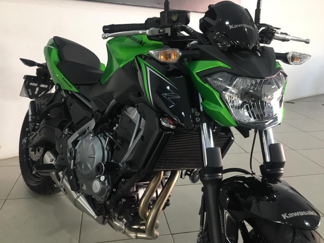 MOTO DIFERENCIADA IMPECAVEL KAWASAKI Z650 TOP