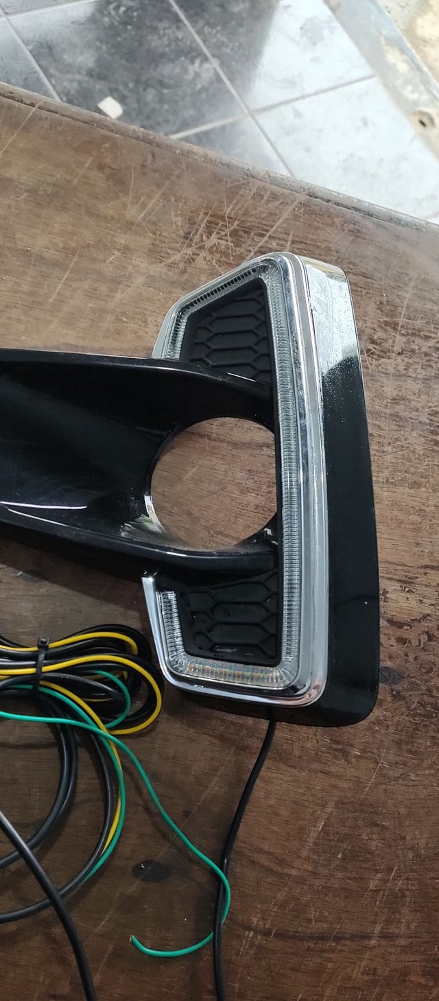 Moldura da milha Hilux 2018 2019 2020 led - Foto 5
