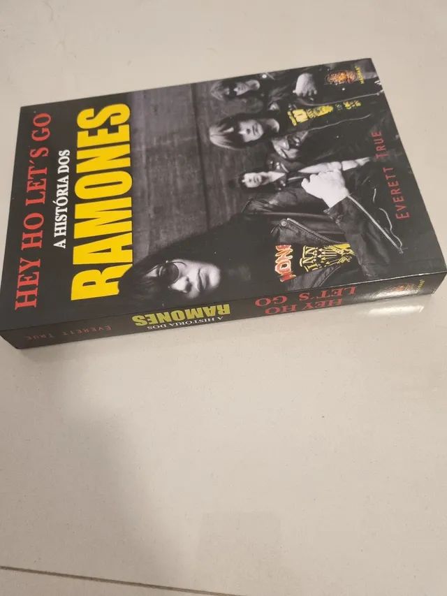 Hey Ho Let´s Go: A História Dos Ramones, De Everett True. Editora Madras  Editora Em Português