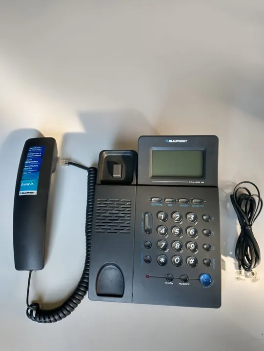 Aparelho telefônico com bina, marca Blaupunkt.