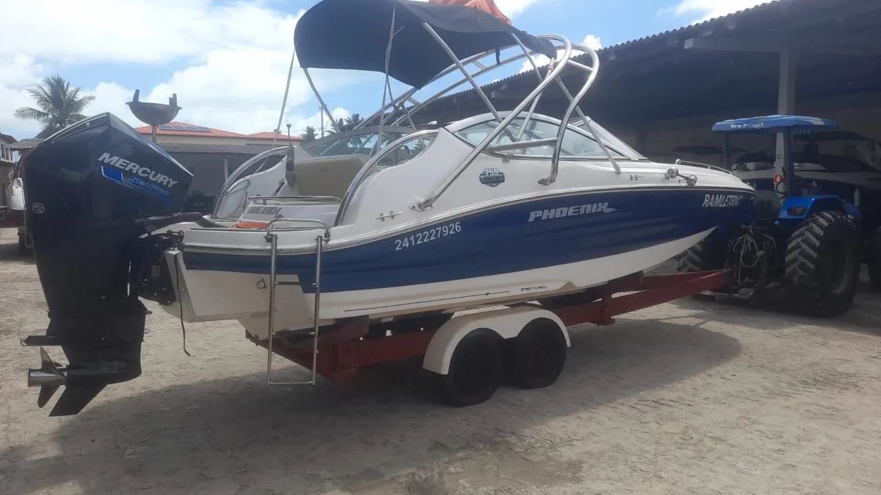 Lancha Phoenix 255 - Impecável!