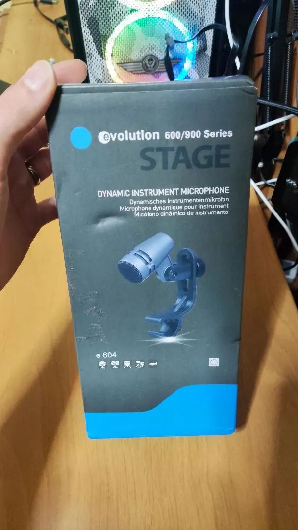 Microfone e 604 instrumental, Novo