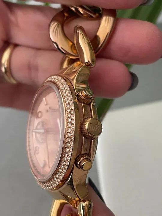 relógio feminino michael kors modelo 3247 rose gold aro cravejado duplo - Foto 2