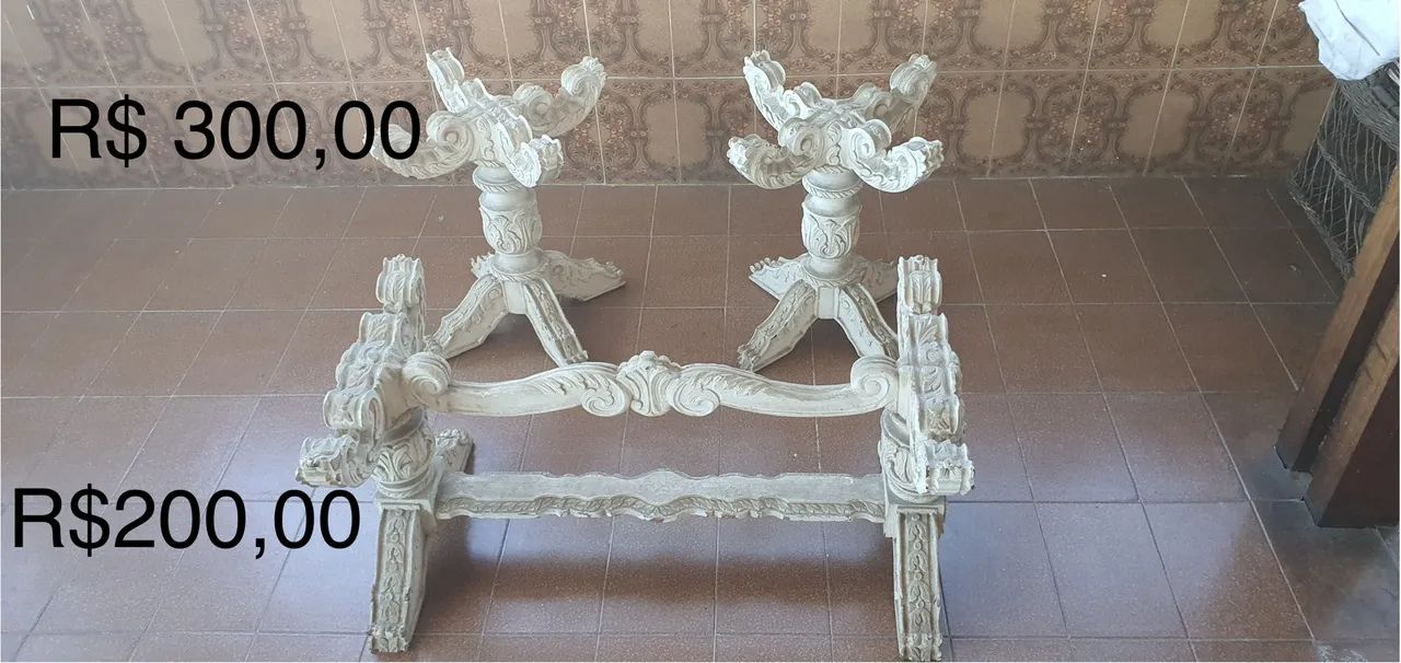 Conjunto de Mesa de Jantar em Madeira, estante e mais  - Foto 5