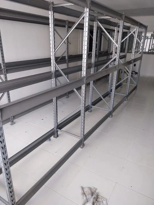 Estantes/ prateleiras  - Foto 4