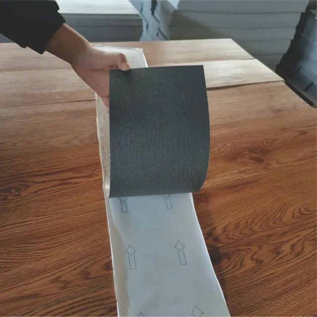 Piso Vinilico Europeu Autocolante em régua Madeira Freijó 1 m2 - Foto 2