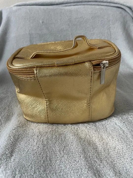 Frasqueira/necessaire dourada shiseido original - Foto 4