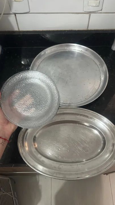 Desapego Conjunto de Bandejas e Pratos de Sobremesa