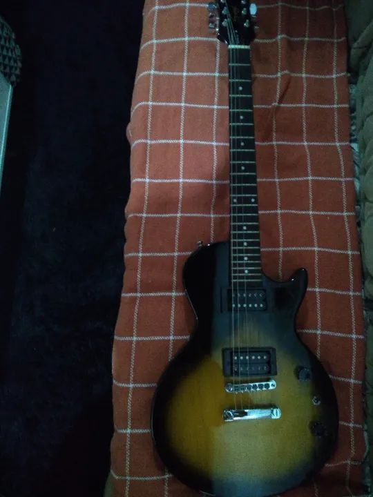 Guitarra Jackson JDR japonesa 1994 original valor  3.500 e uma epiphone les paul $ 3.5000 - Foto 3