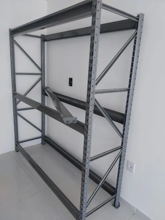 Estantes/ prateleiras  - Foto 3