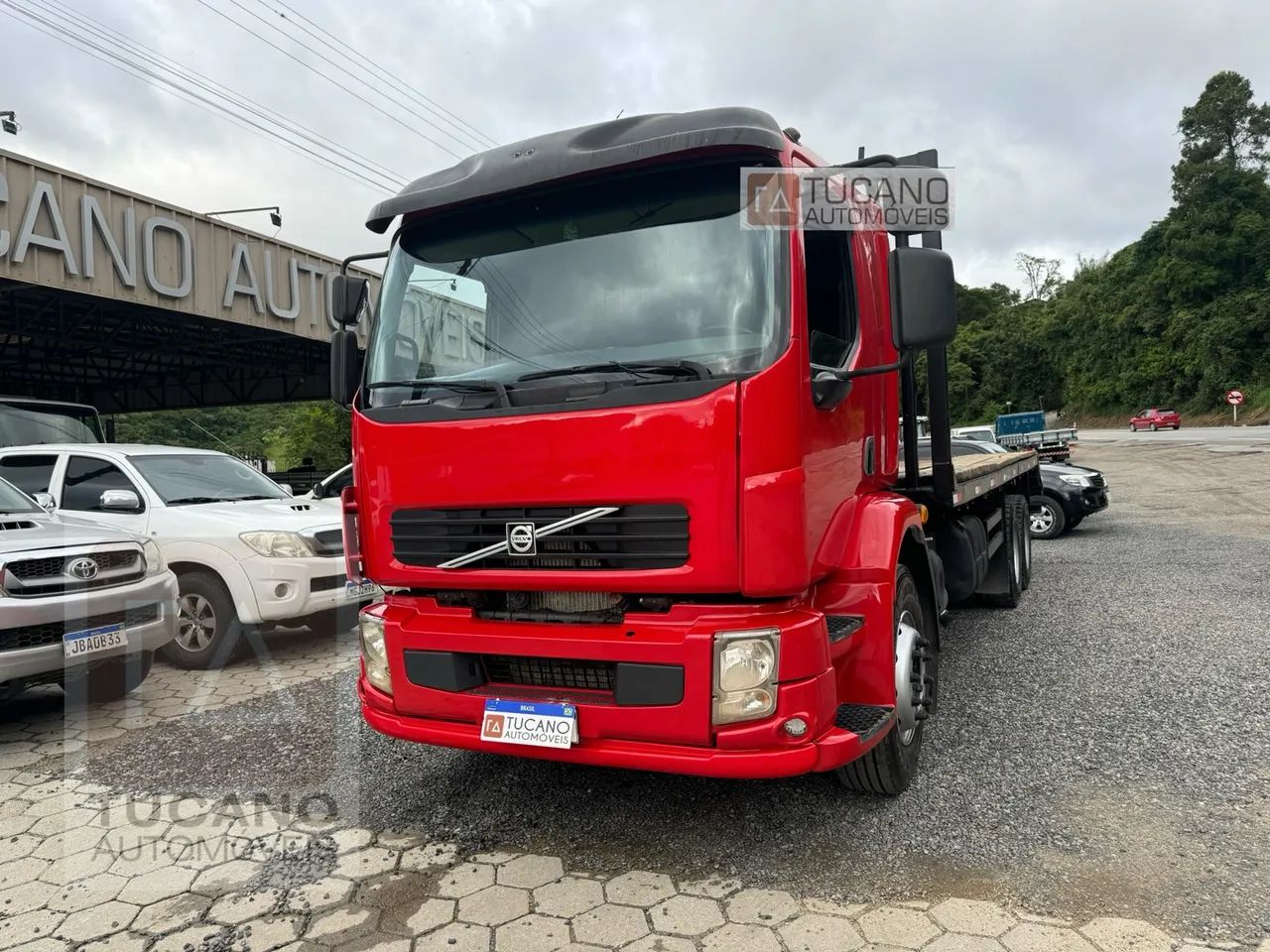 Caminhão Volvo VM 260 Truck - 2012 - Plataforma