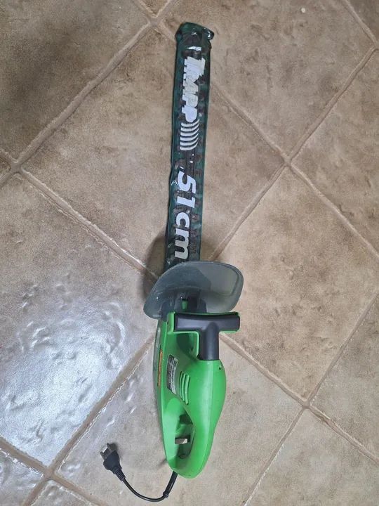 Cortador de cerca viva semi-novo