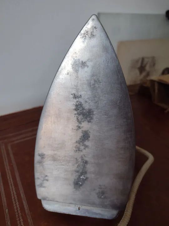 Ferro de Passar Roupa Antigo Philips voltagem 220 - Foto 4