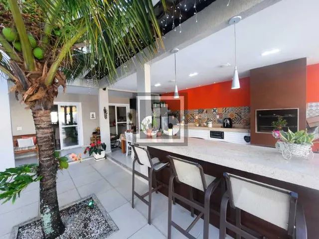 Casa em condomínio-Anil-Jacarepaguá-excelente - varandas - piscina -salão em 3 ambientes - - Foto 2