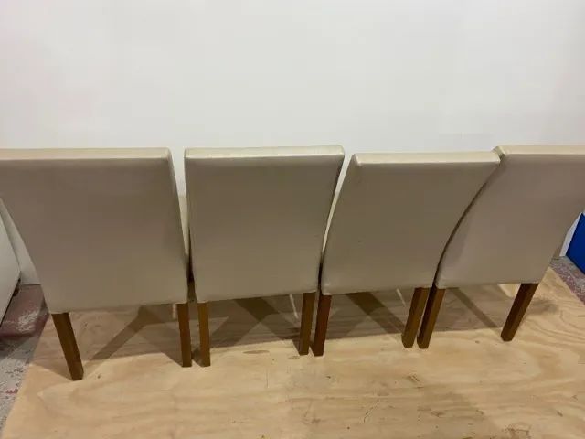 Conjunto de cadeiras para mesa de jantar, em bom estado. - Foto 2