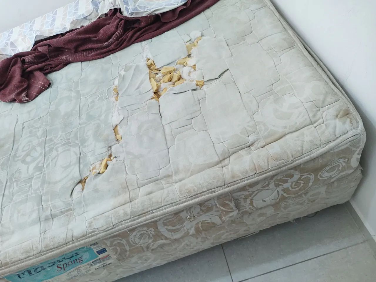 Cama Queen 488196304567674885