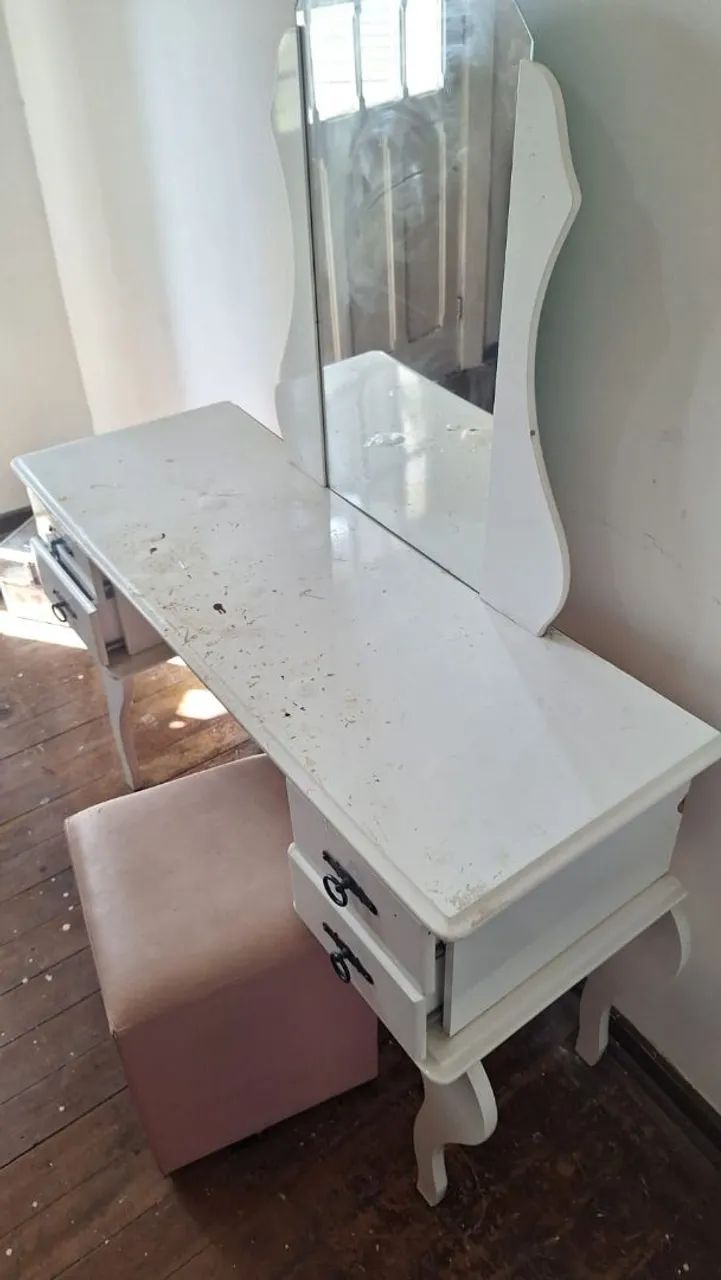 Oportunidade: Conjunto Penteadeira com Espelho e Puff - Ótimo Preço<br>300 reais - Foto 2