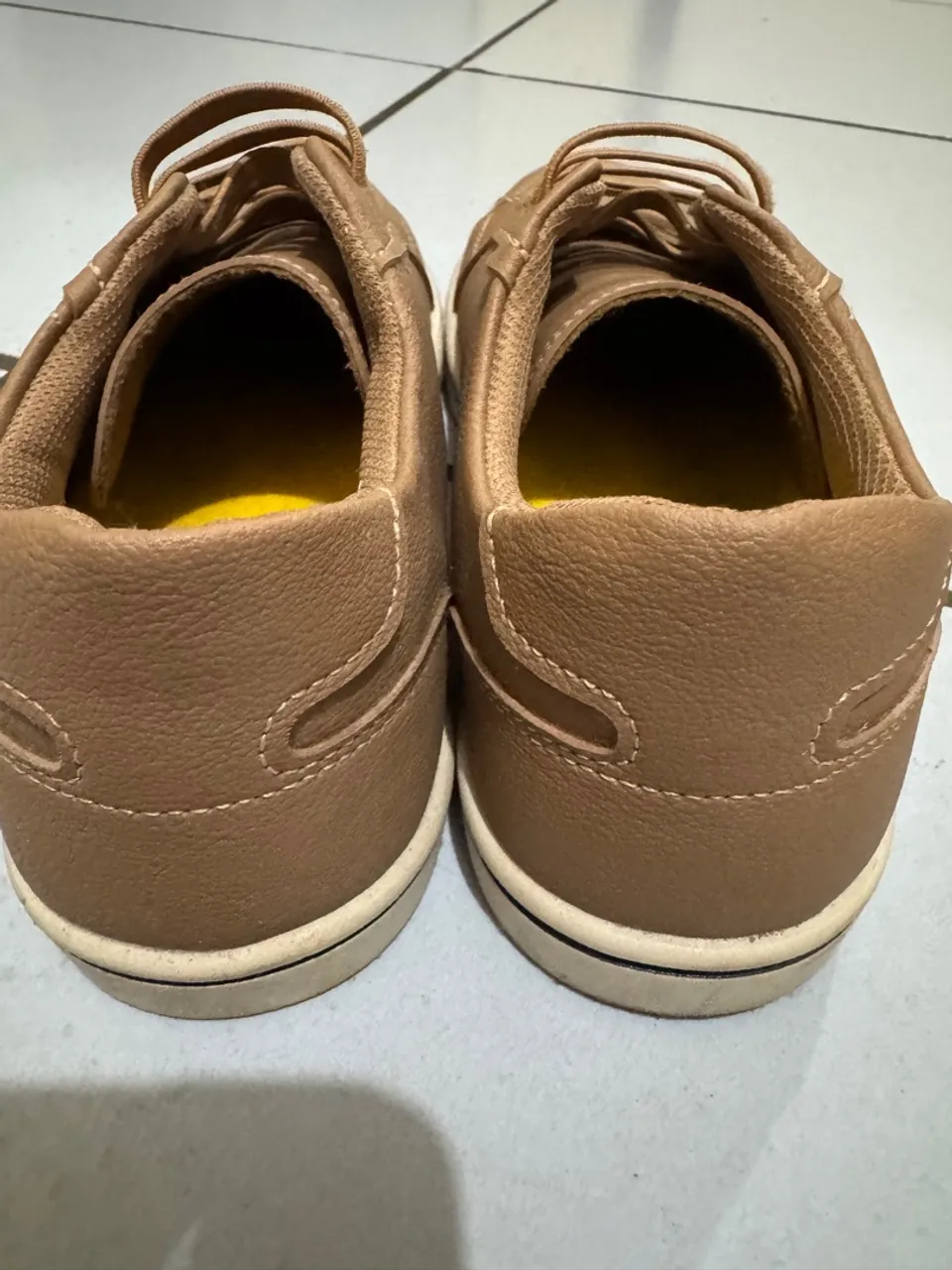 $50 cada. Sapatênis klin em couro TAM 35 e tênis adidas campus TAM 36