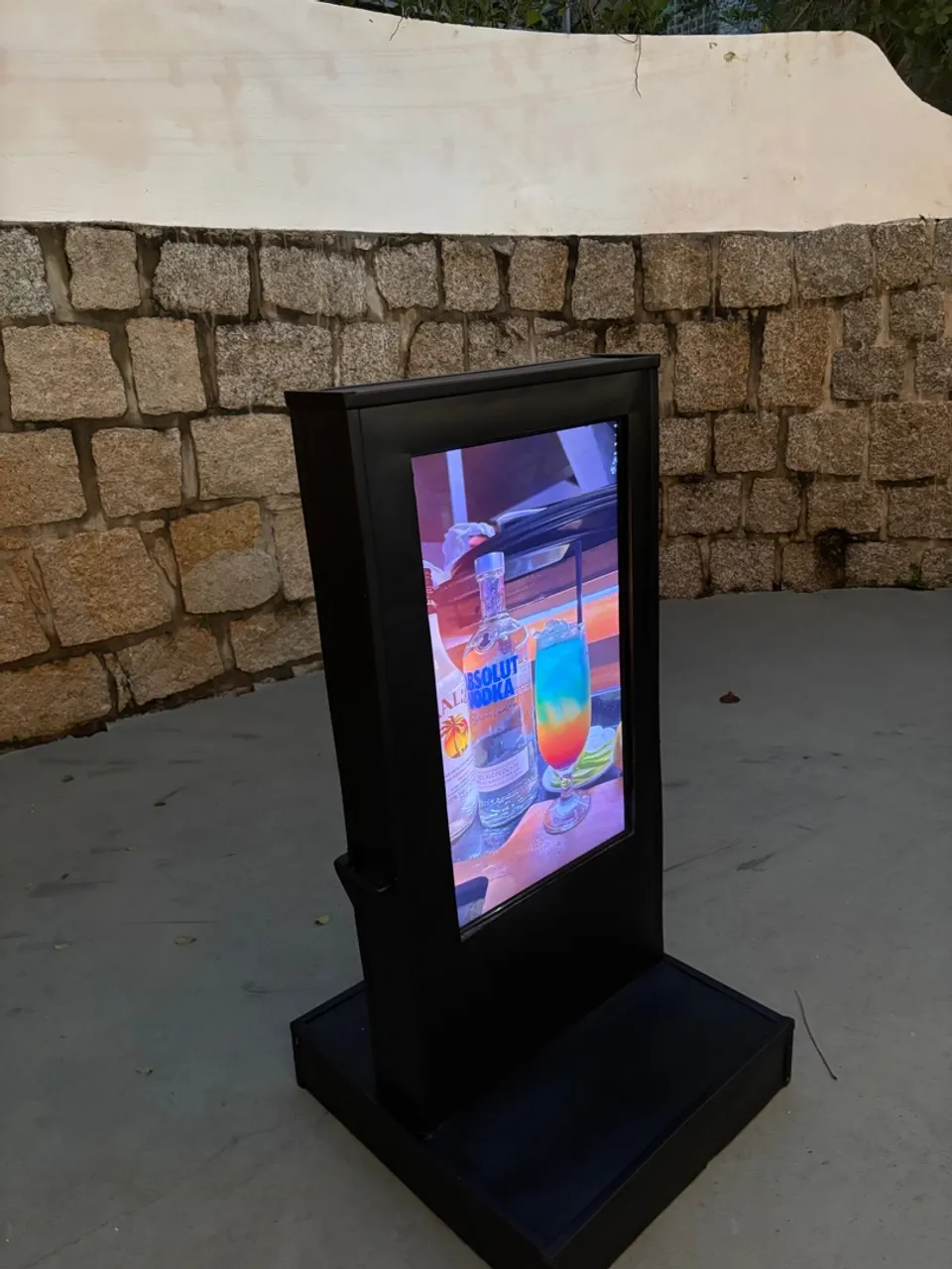 Totem Digital com bateria - Display Tela de Alta Definição