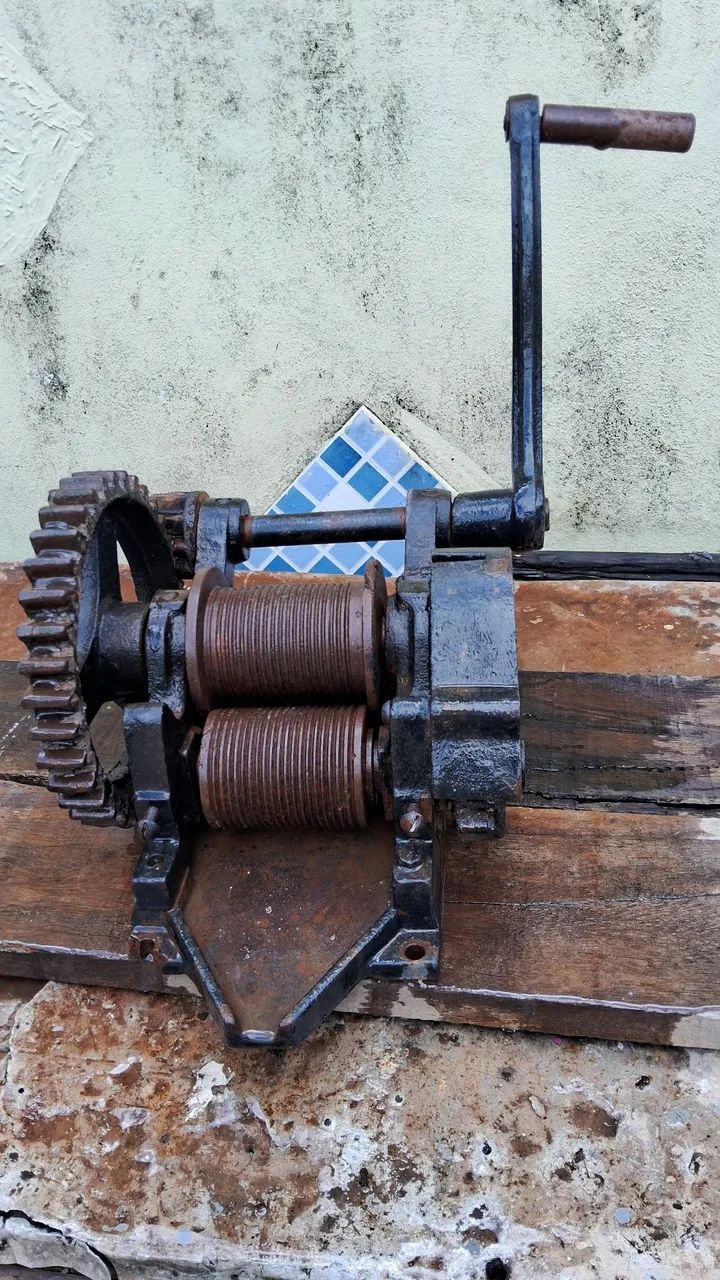 Selling a cane mill in good condition.64319177559043123